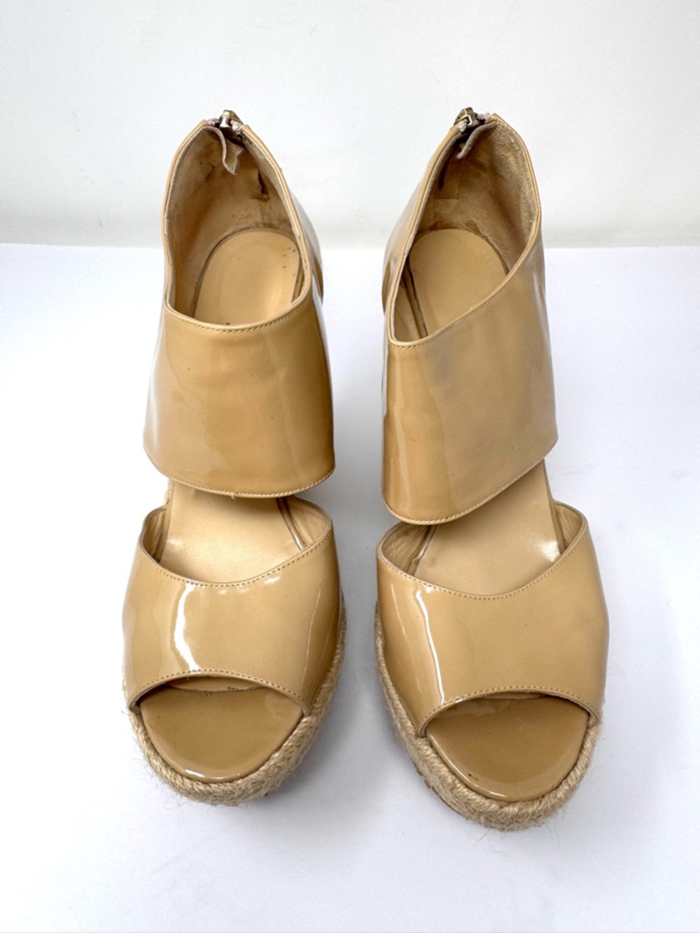 JIMMY CHOO beige patent leather raffia wedge sandals, Italy, size 40 - Picture 2 of 13
